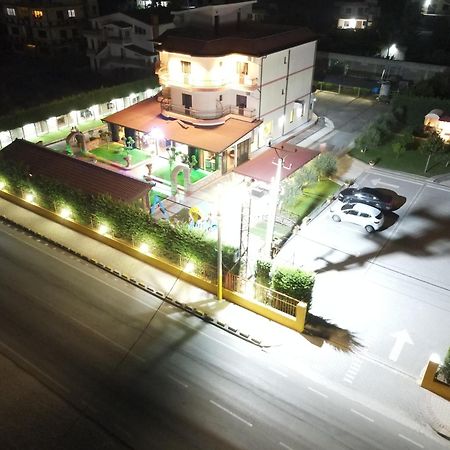 Drini Hotel Rrashbull Buitenkant foto