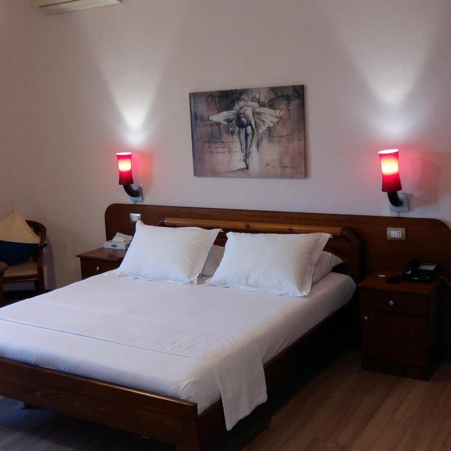 Drini Hotel Rrashbull Buitenkant foto