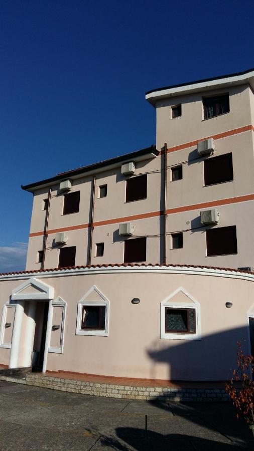 Drini Hotel Rrashbull Buitenkant foto