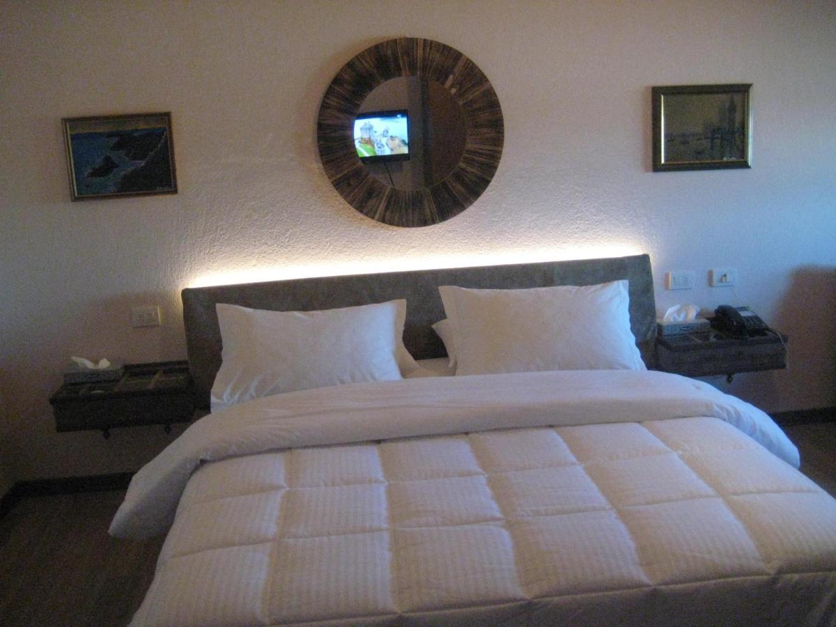 Drini Hotel Rrashbull Buitenkant foto