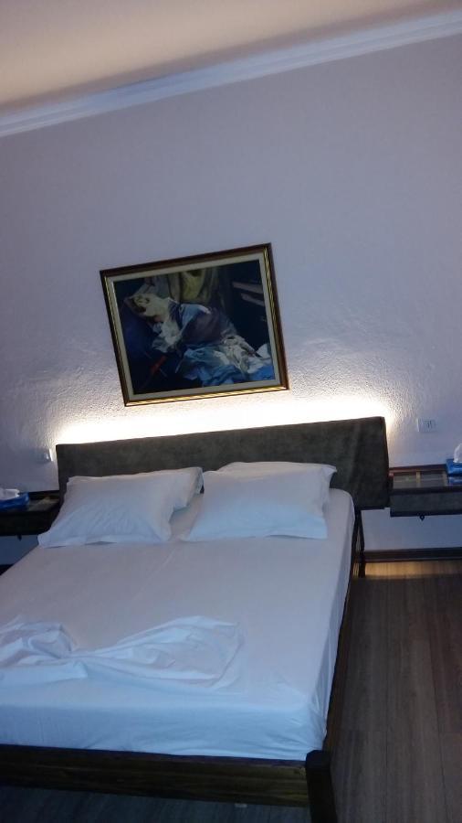 Drini Hotel Rrashbull Buitenkant foto