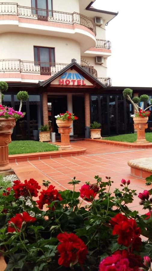 Drini Hotel Rrashbull Buitenkant foto