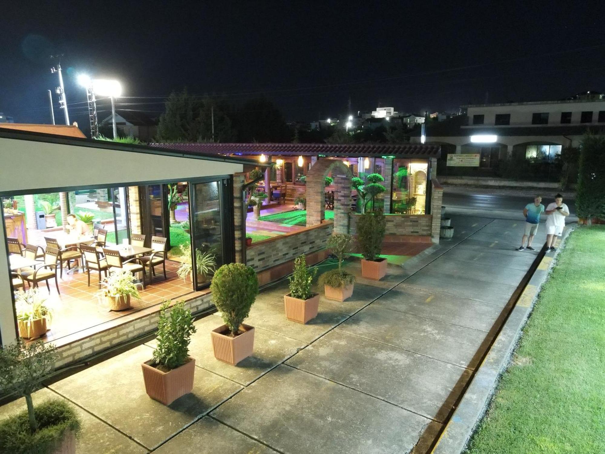 Drini Hotel Rrashbull Buitenkant foto