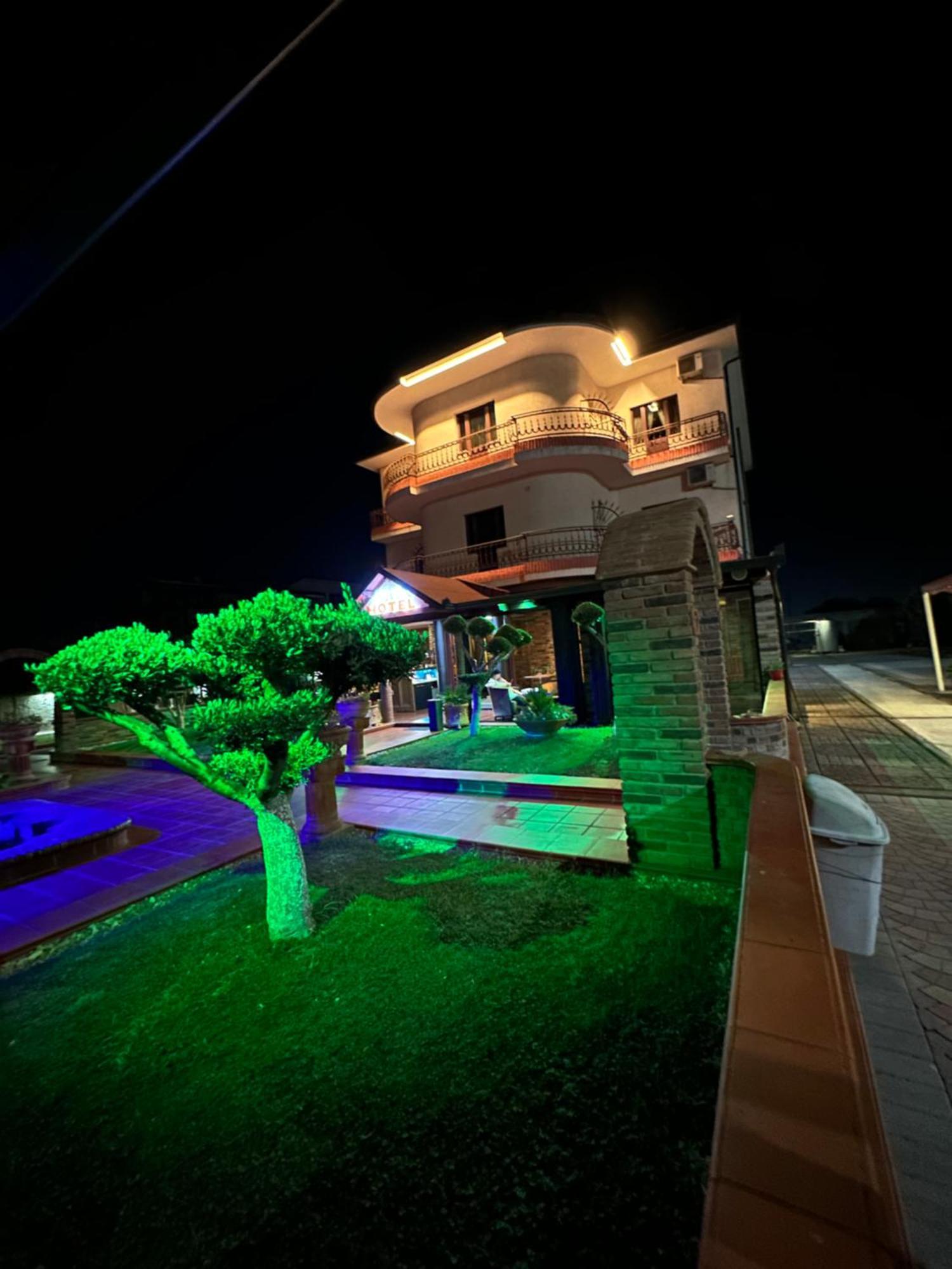 Drini Hotel Rrashbull Buitenkant foto