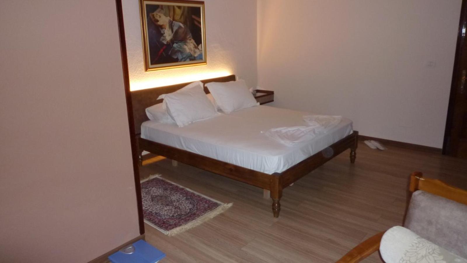 Drini Hotel Rrashbull Buitenkant foto