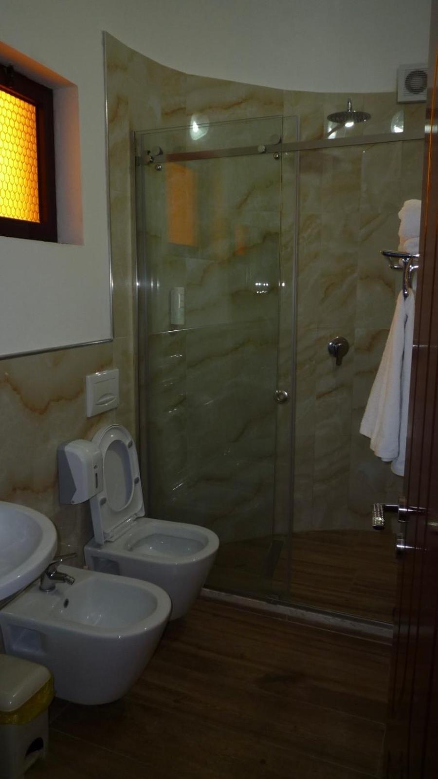Drini Hotel Rrashbull Buitenkant foto