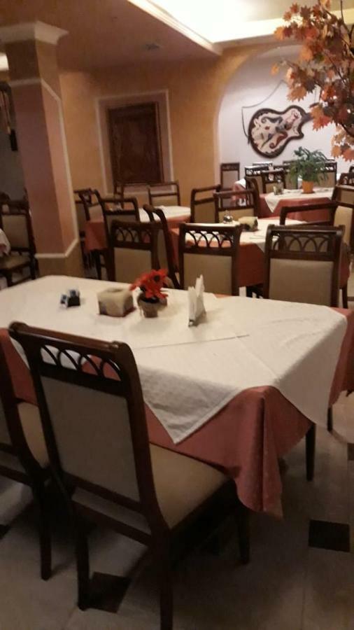 Drini Hotel Rrashbull Buitenkant foto
