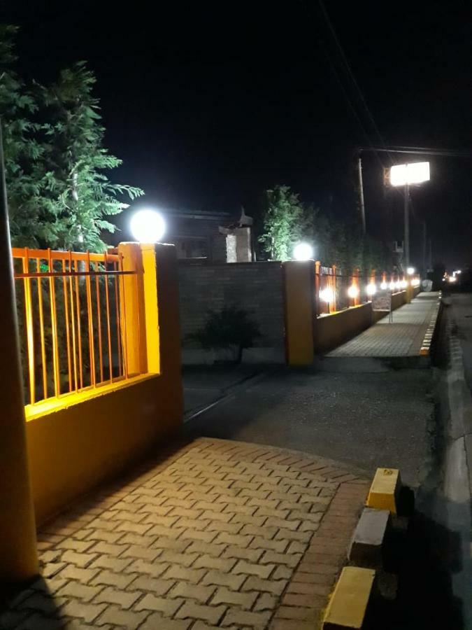Drini Hotel Rrashbull Buitenkant foto